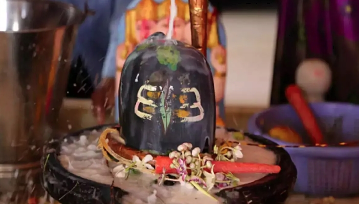 Mandir Se Shivling Chori